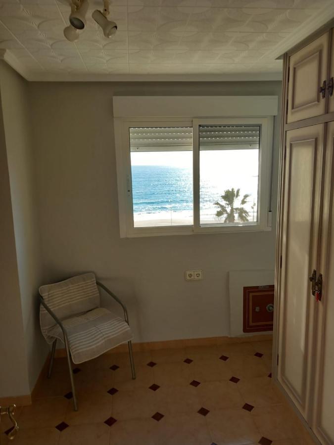 Firstline Beachview 坎佩略 外观 照片